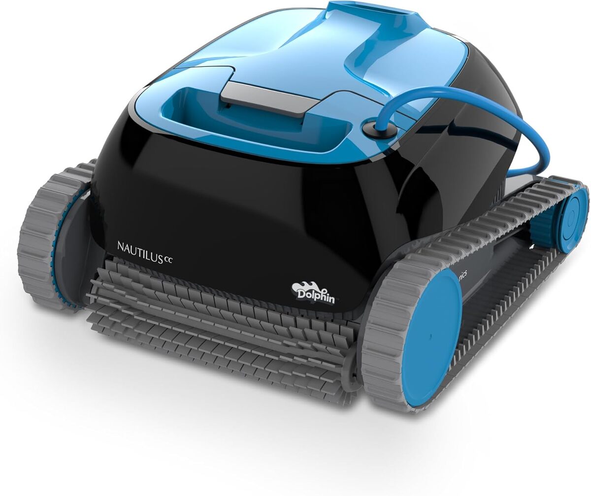 Test du Dolphin Nautilus CC : robot nettoyeur de piscine efficace