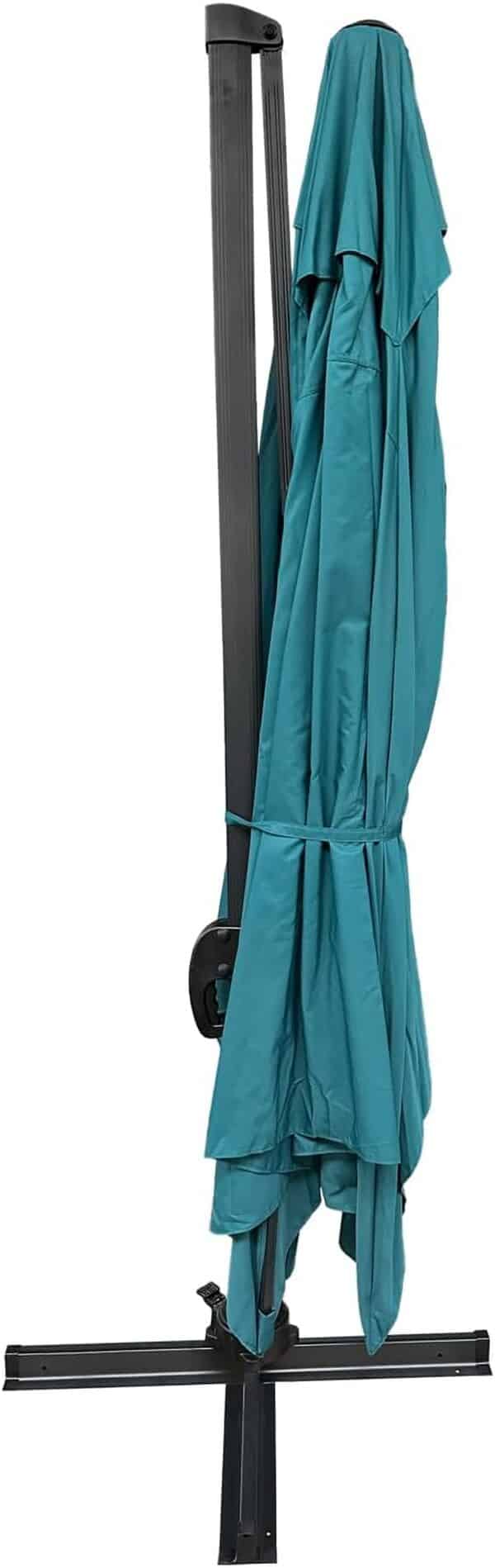 Parasol déporté MOLOKAI rectangulaire 3x4m bleu avec manivelle. Parasol déporté inclinable, rabattable et rotatif avec housse de protection.