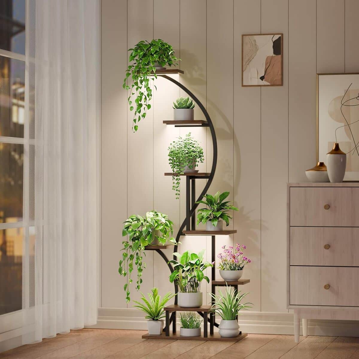 Test : étagère d'angle métal avec lampes pour plantes d'intérieur