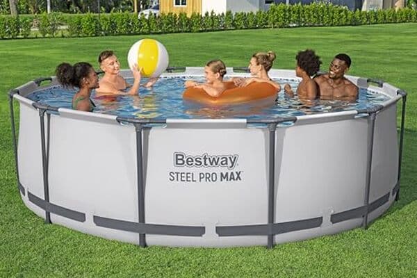 Découvrez notre test complet de la piscine Bestway Steel Pro Max : caractéristiques, durabilité et performances pour choisir votre bassin idéal. 